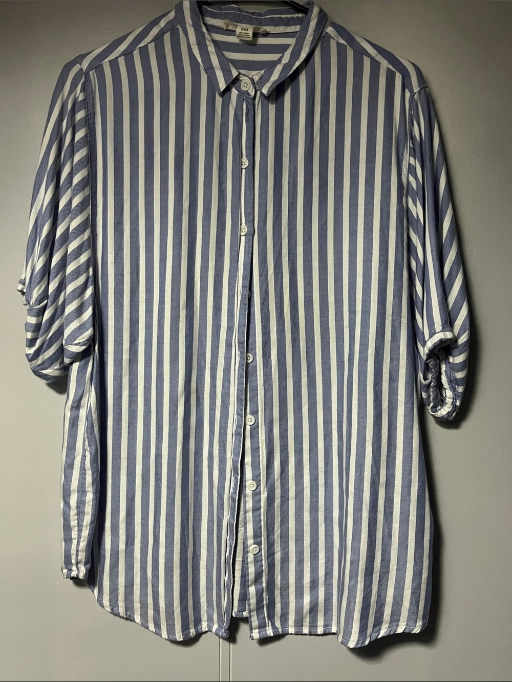 beachlunchlounge Blue and White Vertical Stripe Casual Button-Down Shirt